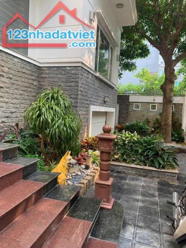 Bán biệt thự sang trọng đẳng cấp khu BT Vườn Đào, Tây Hồ. DT 203m x 4t, mt 16m. Giá 100 tỷ - 1