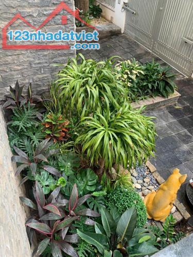 Bán biệt thự sang trọng đẳng cấp khu BT Vườn Đào, Tây Hồ. DT 203m x 4t, mt 16m. Giá 100 tỷ - 2
