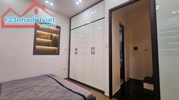 ĐỐNG ĐA- LÔ GÓC- NHÀ ĐẸP- NỘI THẤT XỊN - 30M RA PHỐ- TẦM TIỀN PHÂN KHÚC HIẾM - 2