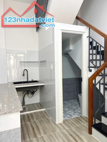 Nhà mới 4 tầng hẻm thẳng đường Bùi Minh Trực P5Q8. 4.8 tỷ - 2