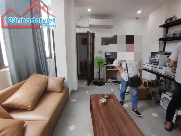 Ngộp bank bán gấp nhà mặt phố Quang Trung sầm uất gần phố Lê Lợi 52m2 chỉ 12.68 tỷ. LH 098 - 2