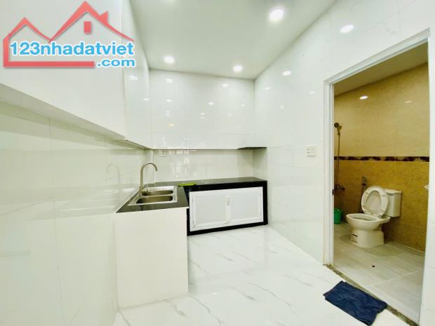 Hiếm, Hẻm xe hơi, khu phân lô, nhà mới ở ngay, 3 tầng, 3 phòng ngủ, Diện tích 64m2 chỉ - 2