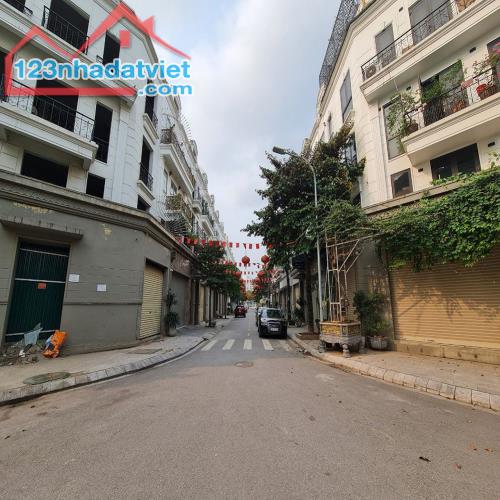 Cho thuê Shophouse Thuận An Central Lake 90m2 5 tầng. Đã hoàn thiện. Lh 0989894845 - 1