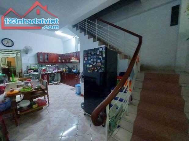 🔥 CHỦ GẤP BÁN – HẠ GIÁ SỐC CÒN 11.7 TỶ XE HƠI NGỦ TRONG NHÀ – NGAY LĂNG CHA CẢ! - 3