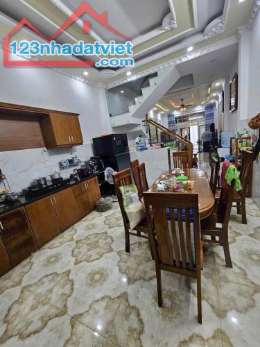 (Cực Hiếm) Lê Văn Lương Q7 - BTCT - 7 CHỖ ĐỔ CỬA - 56m2 - 4 TỶ hơn TL - 5