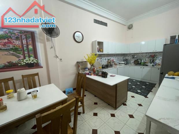 Bán nhà  Tôn Thất Tùng-4PN-nở hậu-gần bv Từ Dũ-125m2 chỉ 18 tỷ hơn - 1