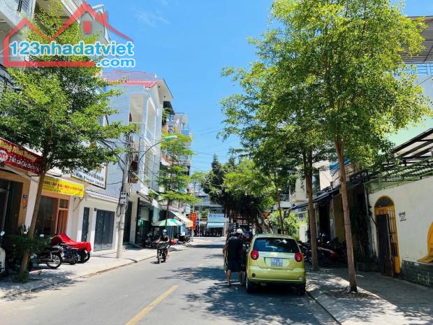 Bán nhà 3 tầng mặt tiền đường Mê Linh DT66,5m2 Giá 8,2 Tỷ