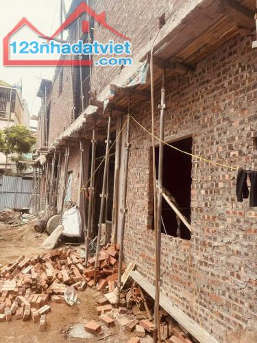 5 TẦNG XÂY MỚI TINH - 20M RA Ô TÔ - NGÕ BA GÁC THOÁNG - nhỉnh 4 TỶ - HỘ KHẨU HOÀNG MAI - 4