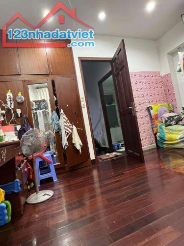♣ Nguyễn Biểu Quận 5 Sát Vách Q1, 4 tầng 4X13, 4PN , Sổ vuông, Hoàn Công Đủ 9Tỷ Hơn - 1