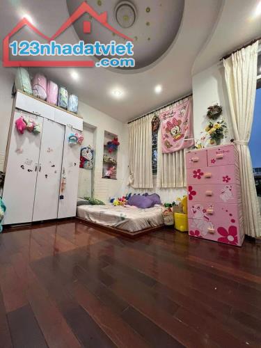♣ Nguyễn Biểu Quận 5 Sát Vách Q1, 4 tầng 4X13, 4PN , Sổ vuông, Hoàn Công Đủ 9Tỷ Hơn - 2