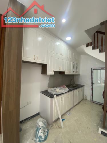 🔥 GIÁ SỐC! Chỉ 2,8 TỶ – Sở Hữu Ngay Nhà 3 Tầng, 45m², FULL NỘI THẤT, Ô TÔ ĐỖ CỬA 🔥 - 2