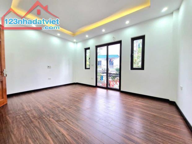 Siêu phẩm bán nhà 5 tầng tại Di Trạch, Hàng xóm KĐT Hinode, ô tô đỗ cách nhà 30m. - 2