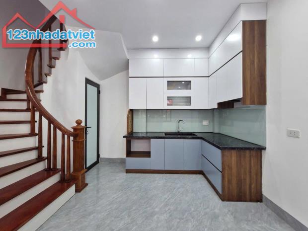 Siêu phẩm bán nhà 5 tầng tại Di Trạch, Hàng xóm KĐT Hinode, ô tô đỗ cách nhà 30m. - 4
