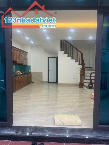 BÁN NHÀ VĂN TRÌ - BẮC TỪ LIÊM 35M2 5TẦNG - NHÀ MỚI SANG SỊN MỊN - 2