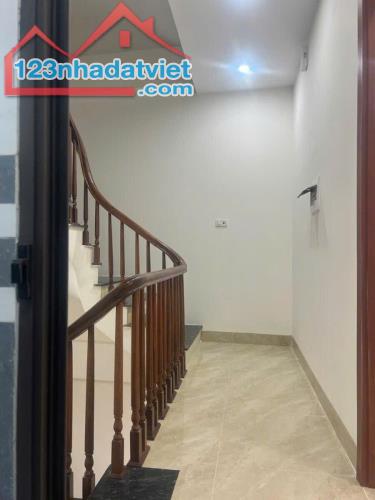 BÁN NHÀ VĂN TRÌ - BẮC TỪ LIÊM 35M2 5TẦNG - NHÀ MỚI SANG SỊN MỊN - 3