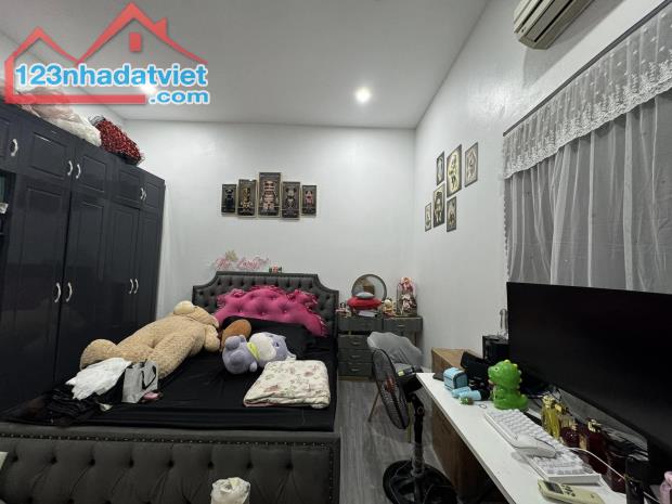 Cần bán nhà Khâm Thiên DT 20m2, 3 Tầng LÔ GÓC - KINH DOANH - 60m ra Hồ bán nhỉnh 4 tỷ - 1