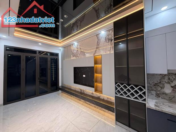 TRUNG TÂM ĐỐNG ĐA - NHÀ MỚI ĐẸP Ở NGAY - 33m2x4T - CHỈ VÀI BƯỚC RA PHỐ TÂY SƠN