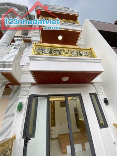 Bán nhà mặt tiền Quận Bình Tân, 5 tầng 76m2 chỉ 9 tỷ hơn