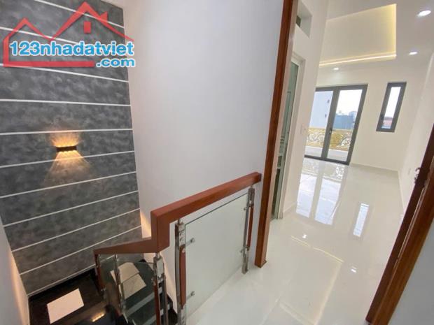Bán nhà mặt tiền Quận Bình Tân, 5 tầng 76m2 chỉ 9 tỷ hơn - 2