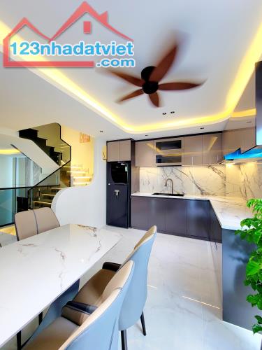 Nhà Mới Phạm Văn Chiêu P13 3PN - GARA ÔTÔ - Chỉ 7 Tỷ Hơn - 2