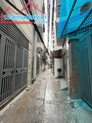 BÁN NHÀ 5 TẦNG - NGÕ NÔNG, GẦN PHỐ GIÁP BÁT & KIM ĐỒNG  GIÁ HƠN 5 TỶ
