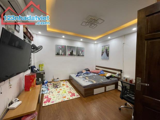 BÁN NHÀ 5 TẦNG - NGÕ NÔNG, GẦN PHỐ GIÁP BÁT & KIM ĐỒNG  GIÁ HƠN 5 TỶ - 2