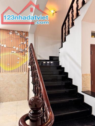 Bán Nhà Ngay CV Làng Hoa, 2 Tầng, Btct,124m2( 5.1 x 25m) 5Pn, Nguyễn Văn Khối Gò Vấp Chỉ 8 - 2