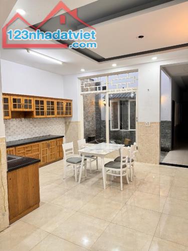 Bán Nhà Ngay CV Làng Hoa, 2 Tầng, Btct,124m2( 5.1 x 25m) 5Pn, Nguyễn Văn Khối Gò Vấp Chỉ 8 - 3