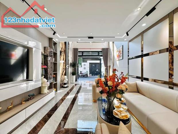 Bán nhà Xã Đàn Phạm Ngọc Thạch Đống Đa 45m2x5T Đẹp, ô tô đỗ cửa
