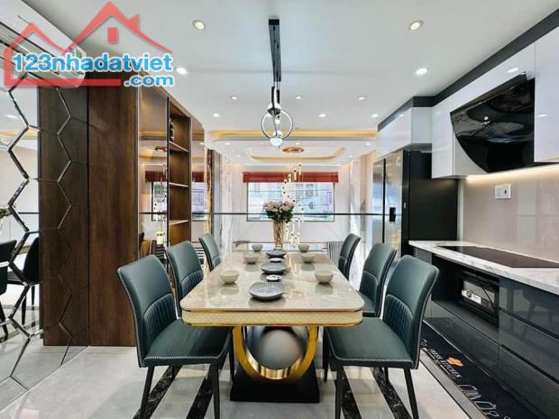 Bán nhà Xã Đàn Phạm Ngọc Thạch Đống Đa 45m2x5T Đẹp, ô tô đỗ cửa - 1