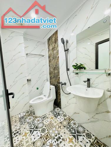 Bán nhà Thịnh Quang, Đống Đa, 40m2x4t, gần phố, gần ô tô, phân lô thoáng sáng. - 3