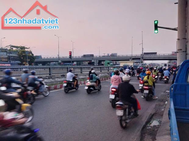 MẶT TIỀN ĐƯỜNG CHINH 4 LẦU 79M2 NHỈNH 8 TỶ TL - 4