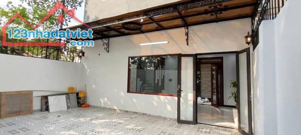 Nhà 5 tầng mới kính kong có sân rộng 30M thoáng mát. Phố Thanh Lân, Hoàng Mai 65M2*6.8 tỷ. - 3