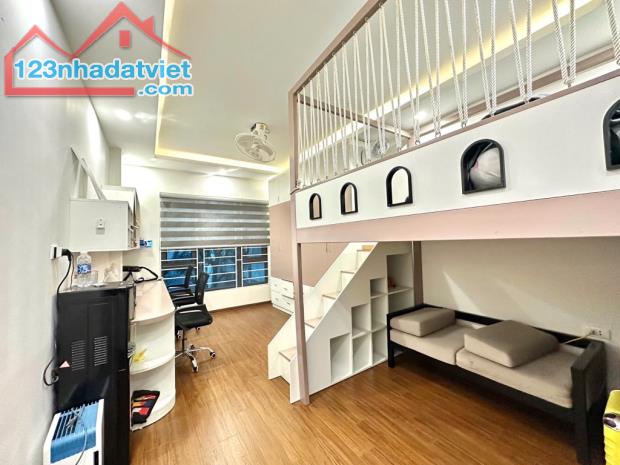 Bán nhà Minh Khai 32m2 5 tầng, thang máy, ô tô vào nhà, nở hậu giá siêu tốt - 2
