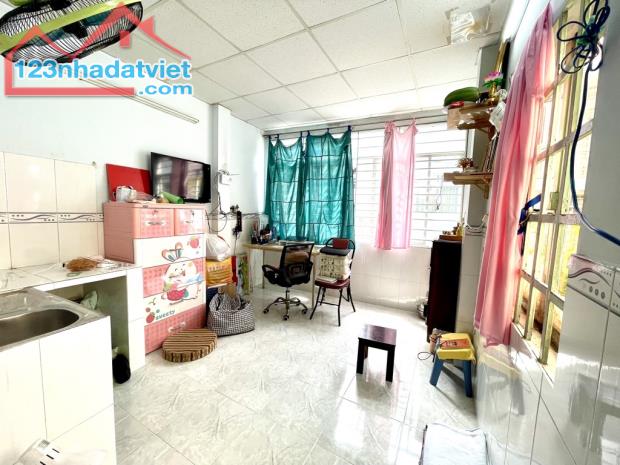 HẺM THÔNG TRẦN VĂN QUANG ÂU CƠ, 3 TẦNG HƠN 2 TỶ - 1