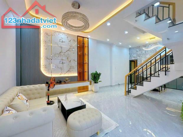 BÁN NHÀ ĐÌNH PHONG PHÚ - HẺM XE HƠI - 6 TỶ - 60M2 - 3