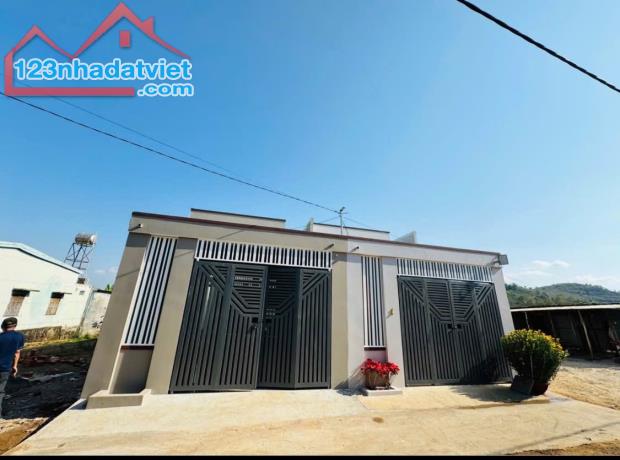 Nhà mới hẻm 240 Nguyễn Chí Thanh