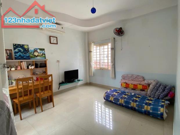 Bán nhà hẻm Lương Văn Can,P.15,Q.8,dt: 6 x 8 nhà xây 2 tầng 3 Tỷ 5. - 2