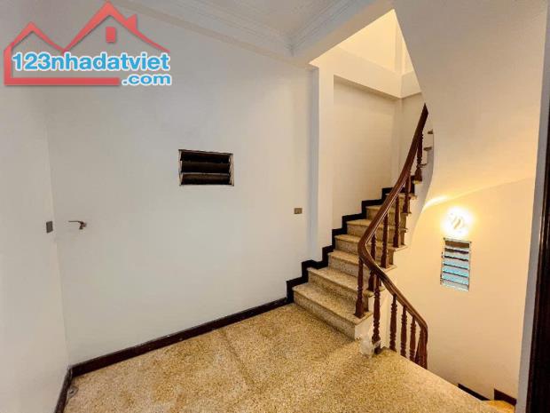 Bán nhà Phố Phương Mai_Vị Trí Trung Tâm_Lô Góc Thoáng Sáng_31mx6T_Giá: 6.8 Tỷ_Lh: - 3