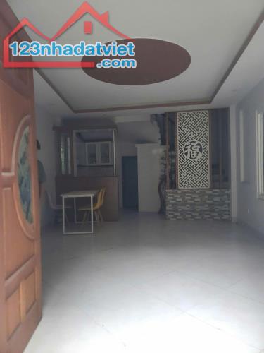 Hàng hót. Gấp Bán nhà 99 Định Công Hạ, Hoàng Mai.  Ngõ oto. DT: 37m. Giá: 6 tỷ 8 - 3