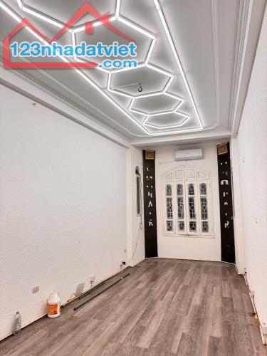 Bán nhà kinh doanh sầm uất phố Trường Chinh - Đống Đa 35m2, 3 tầng giá chỉ có 11,88 tỷ - 1