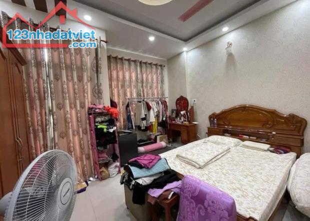 XE TẢI ĐỔ CỬA - Nhà đúc thật Lê Văn Lương Q7 - 47m2 - 3PN - nhỉnh 4 tỷ - 1