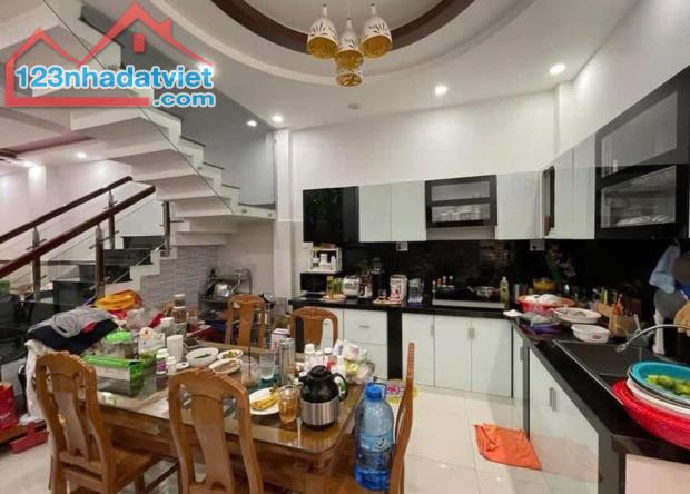 XE TẢI ĐỔ CỬA - Nhà đúc thật Lê Văn Lương Q7 - 47m2 - 3PN - nhỉnh 4 tỷ - 2