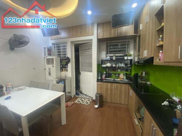 Bán GẤP Căn hộ KĐT Việt Hưng, Căn góc, full nội thất, 75m, 2PN, WC, Giá chỉ nhú 3 tỷ. - 3