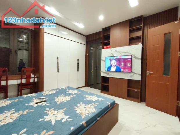 BÁN NHÀ MỚI ĐẸP THÁI HÀ, 5M RA PHỐ, LÔ GÓC, 7 TẦNG THANG MÁY, NỘI THẤT XỊN, GIÁ 11.8 TỶ.
