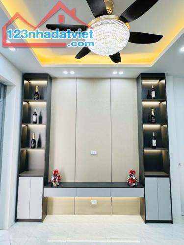 TÔN ĐỨC THẮNG- NHÀ ĐẸP- 2 THOÁNG TRƯỚC SAU- NHỈNH 4 TỶ - 2