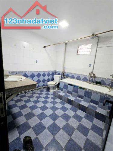 EM BÁN NHÀ Ở #SƠNTÂY #BAĐÌNH - NHÀ LÔ GÓC - 2 THOÁNG CỬA SỔ MỞ 2 BÊN - NGÕ NÔNG GẦN PHỐ - - 2