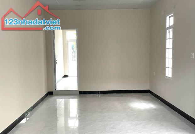 Bán cấp 4 gác lửng phường 3 hẻm Lê Thánh Tôn Tp Tuy Hoà, Giá 990 triệu - 1