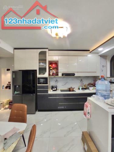 Nhà 4 tầng, 130m2, ngay Nguyễn Duy Trinh, ngang hiếm 7m, nhỉnh 8 tỷ - 1