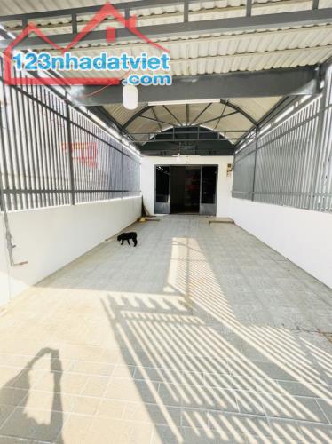 Bán nhà HXT HT 13 ,Hiệp Thành Q12, hai MT, 2Tx 152m2 . Giá chỉ 5.5 tỷ (TL).